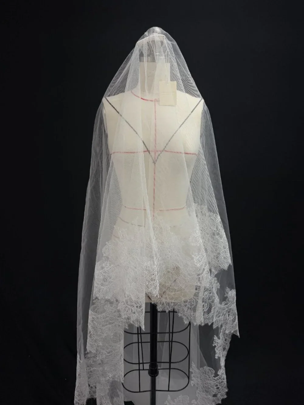 new with tag brand new veil with comb